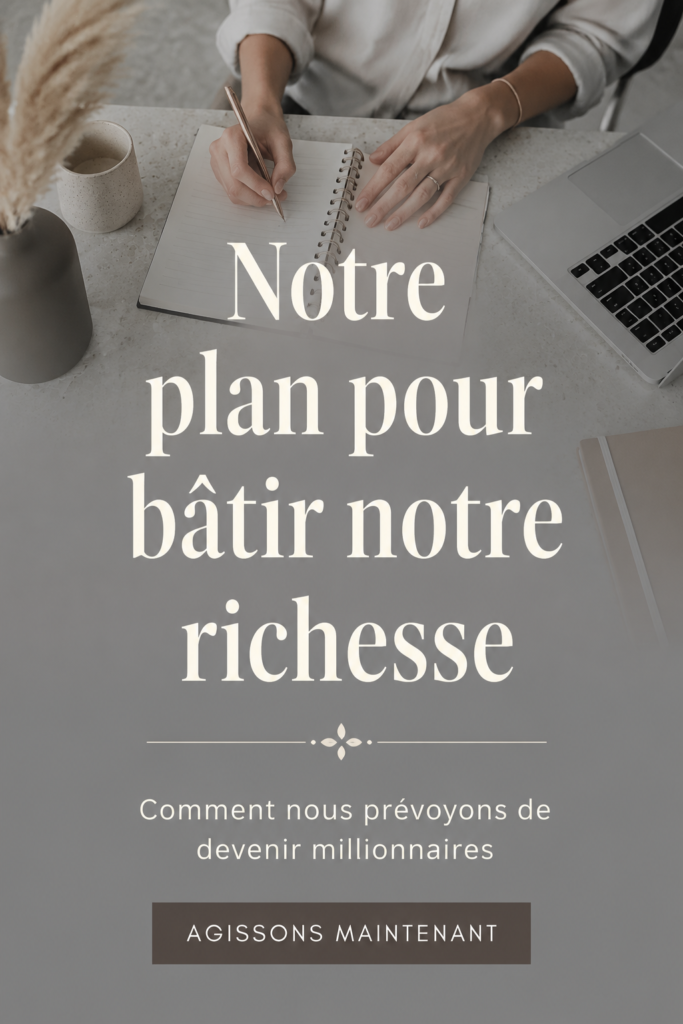 Femmes discutent de leurs finances personnelles autour d'une table avec des documents et un ordinateur.