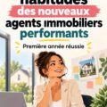 Une agente immobilière souriante dans un bureau moderne, symbolisant la réussite professionnelle.